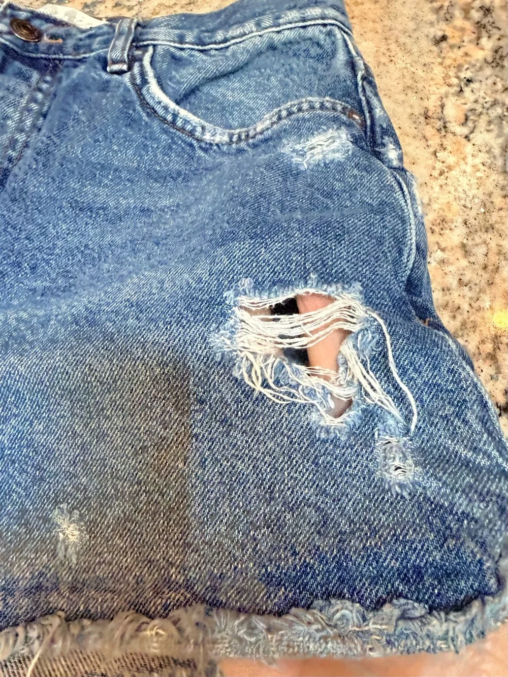 We The Free Size 31 Distressed Denim Shorts Raw Hem High Rise Festival Boho - Picture 10 of 13